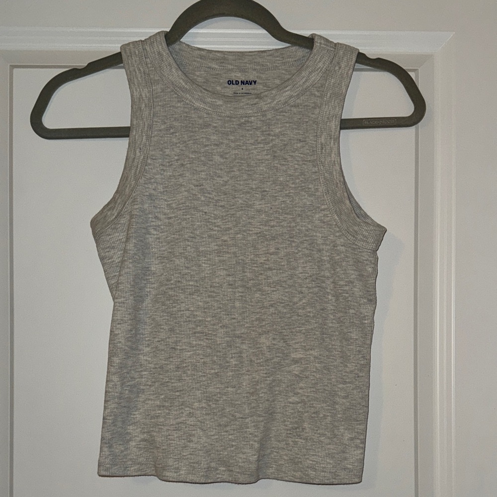 🛍️ 3/$25 Old Navy Heather Gray Ribbed Crewneck Tank